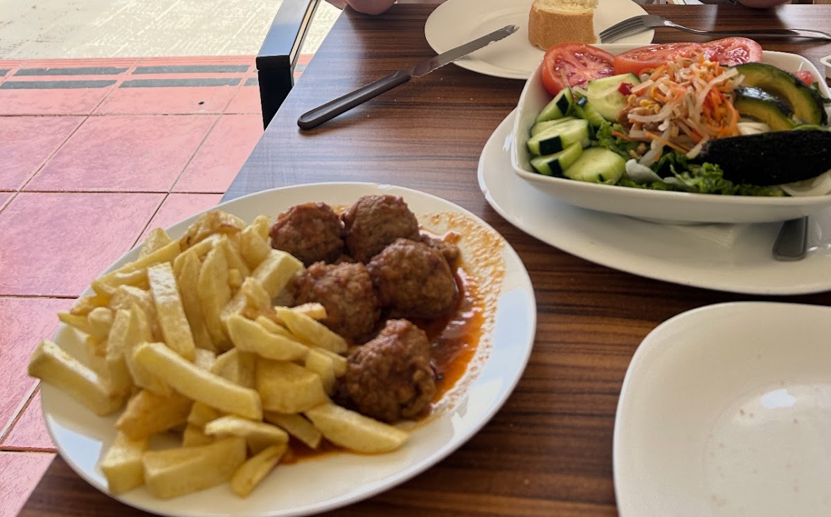 Bar Montes De Oca Photos 2